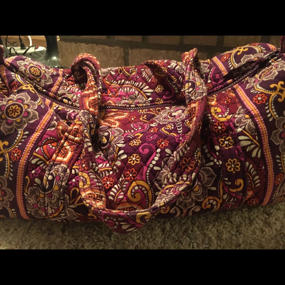 VERA BRADLEY TRAVEL BAG